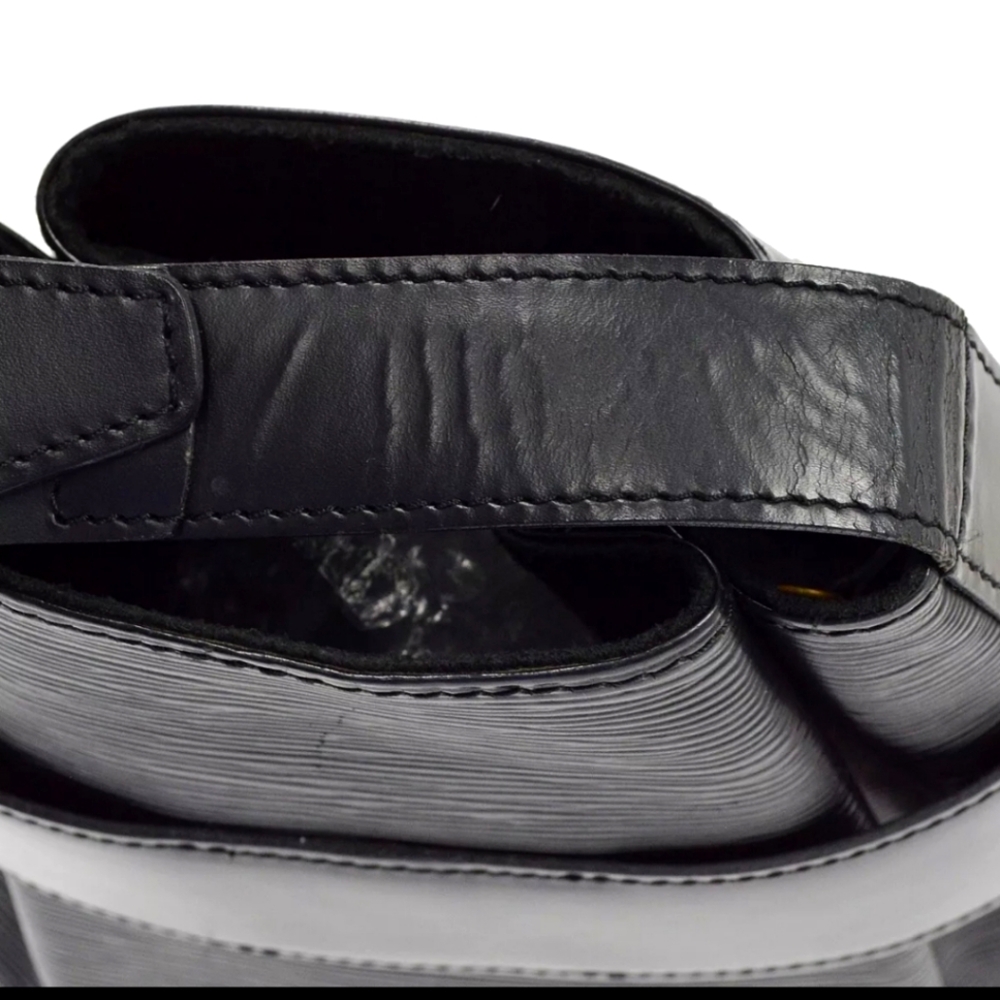 Louis Vuitton Black Epi Leather Bucket Bag - Picture 4 of 8
